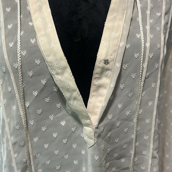 NIC+ZOE Women Cream V-Neck Long Sleeve Embroided Heart Tassel Tie Blouse Large - Picture 7 of 10